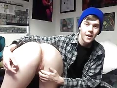 Webcam amateur couple in plaid shirts fucking